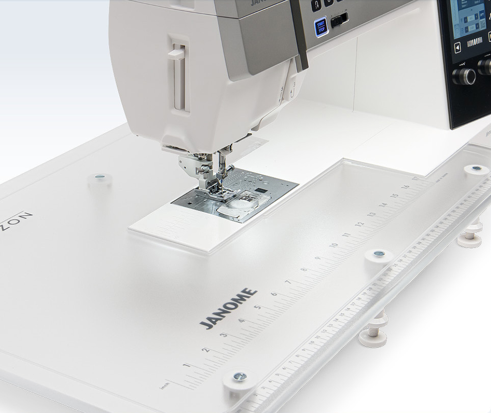 Janome Memory Craft 9480QC Sewing and Quilting Machine