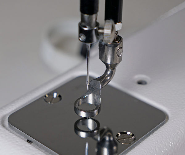 Handi Quilter Moxie 15 with Loft Frame