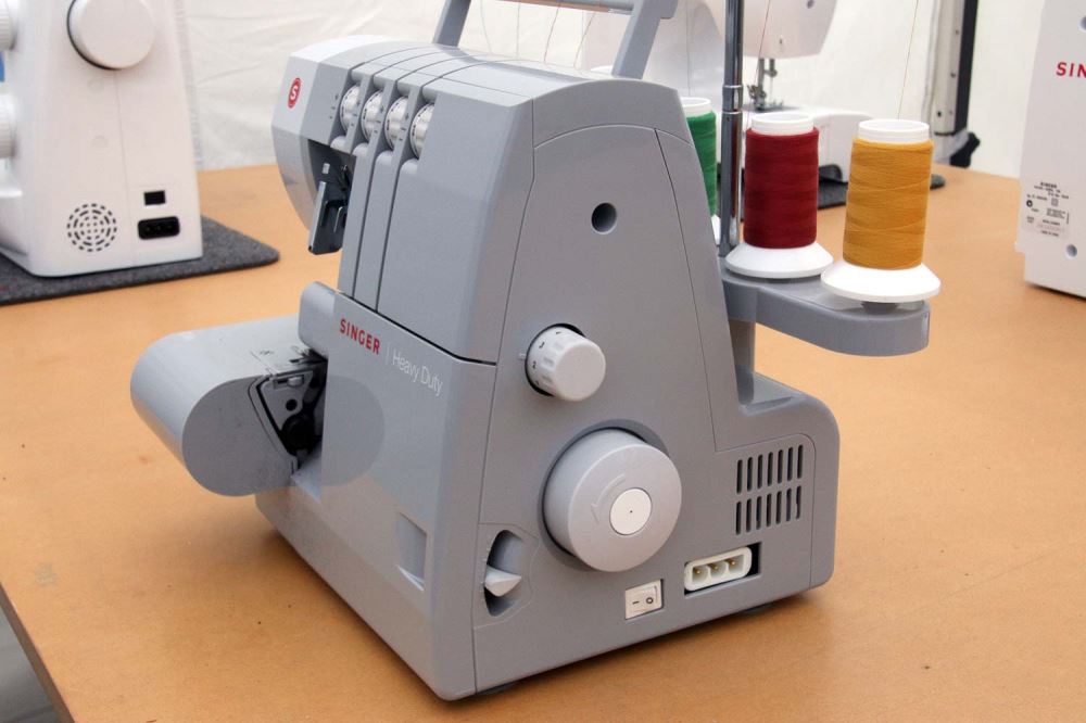 Singer Heavy Duty Combo 4423 Sewing Machine & 14HD854 Overlocker Sew It