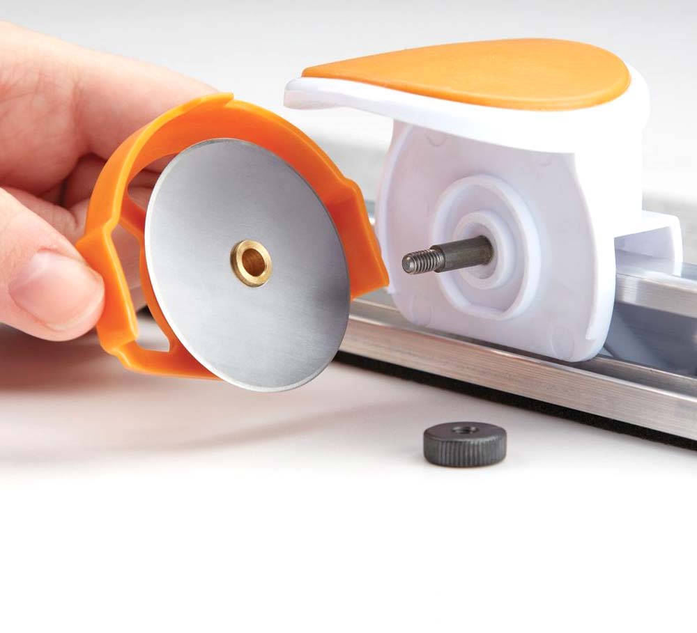 Fiskars Rotary Cutter and Ruler Combo (6" x 24")