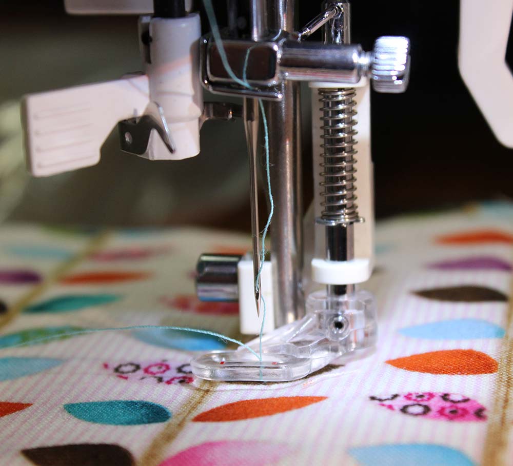 Singer-Darning-Embroidery-Pogo-Presser-Foot_RL08D6YSYS3T.jpg