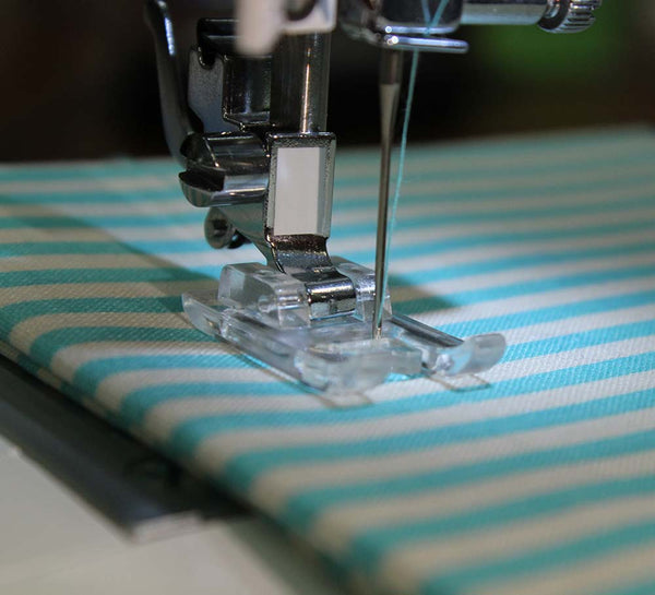 Singer-Satin-Stitch-Snap-on-Presser-Foot_RL0A35C9A4ZU.jpg