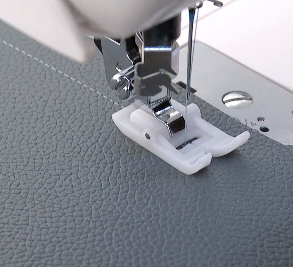 Singer-Teflon-(Non-Stick)-Snap-on-Presser-Foot_RL0A5WG0G6YB.jpg